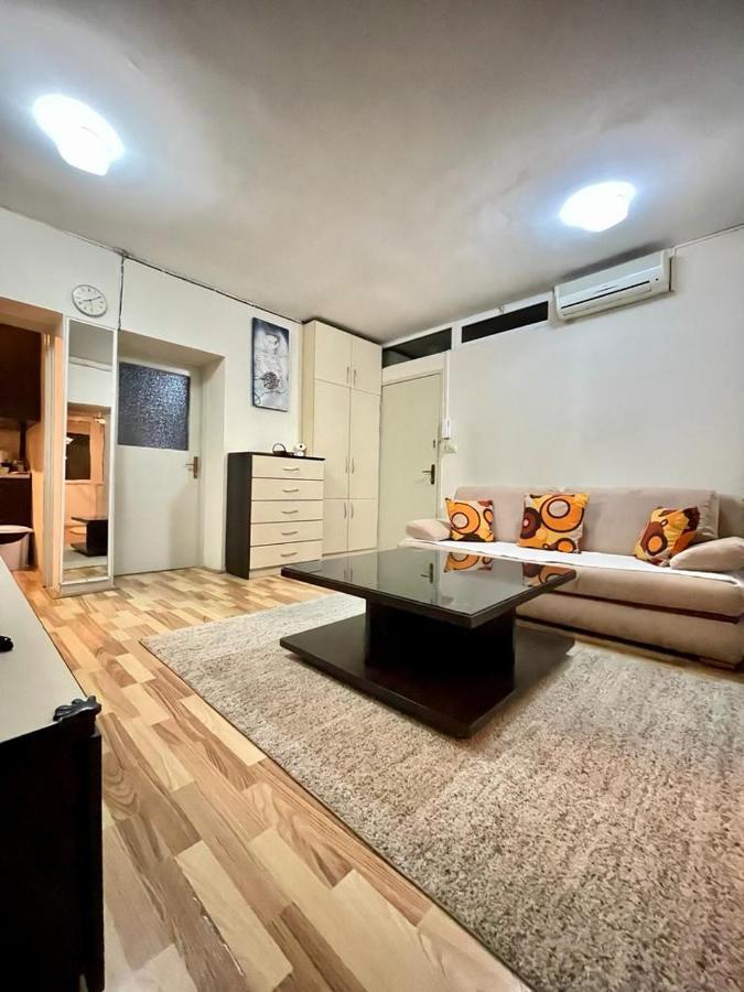 Center House Hostel Pristina Extérieur photo