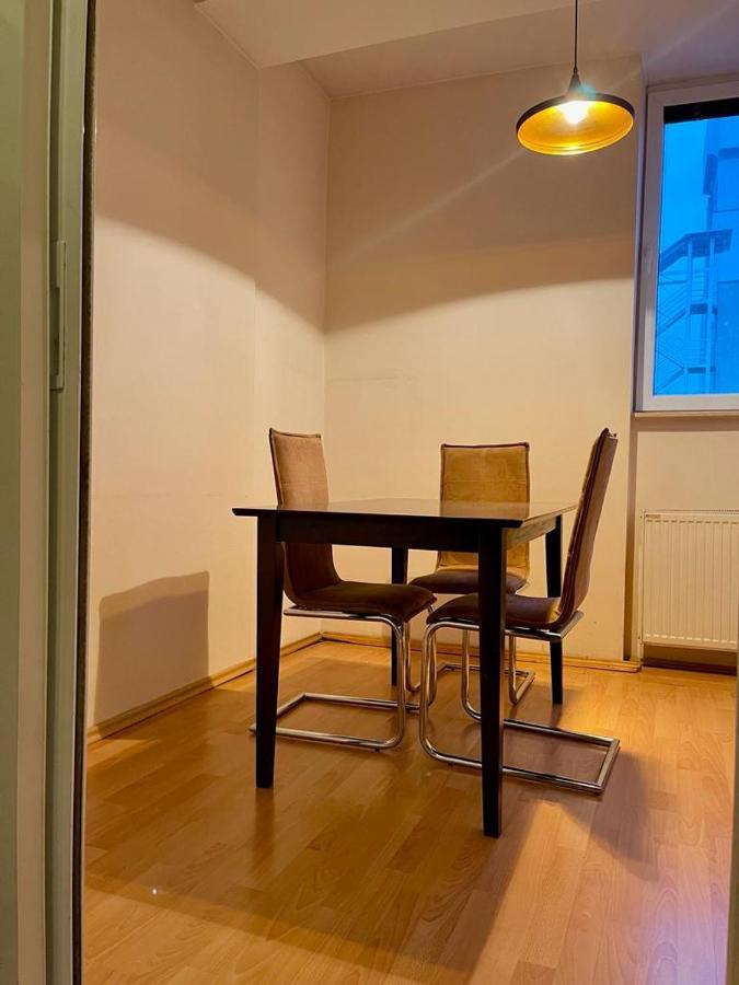 Center House Hostel Pristina Extérieur photo