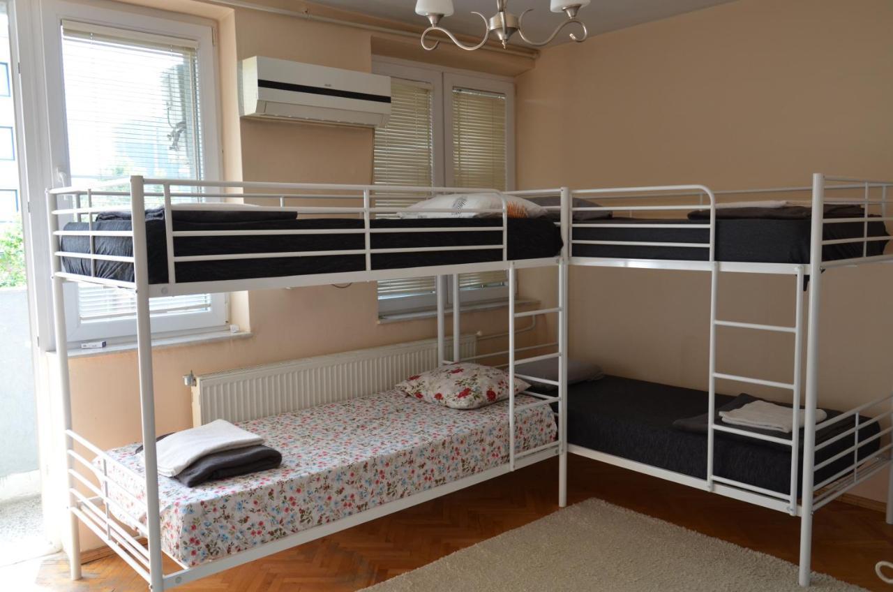 Center House Hostel Pristina Extérieur photo
