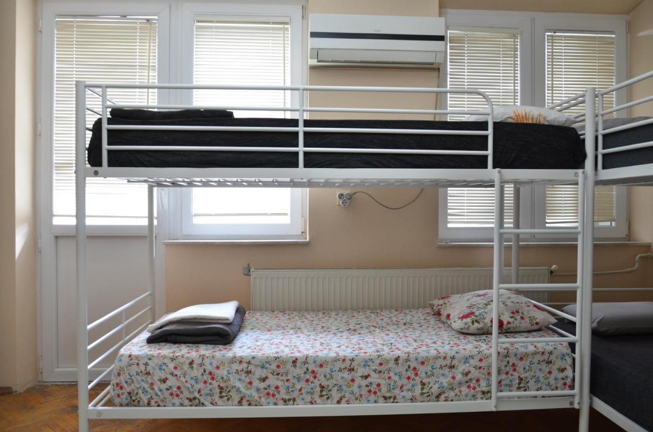 Center House Hostel Pristina Extérieur photo