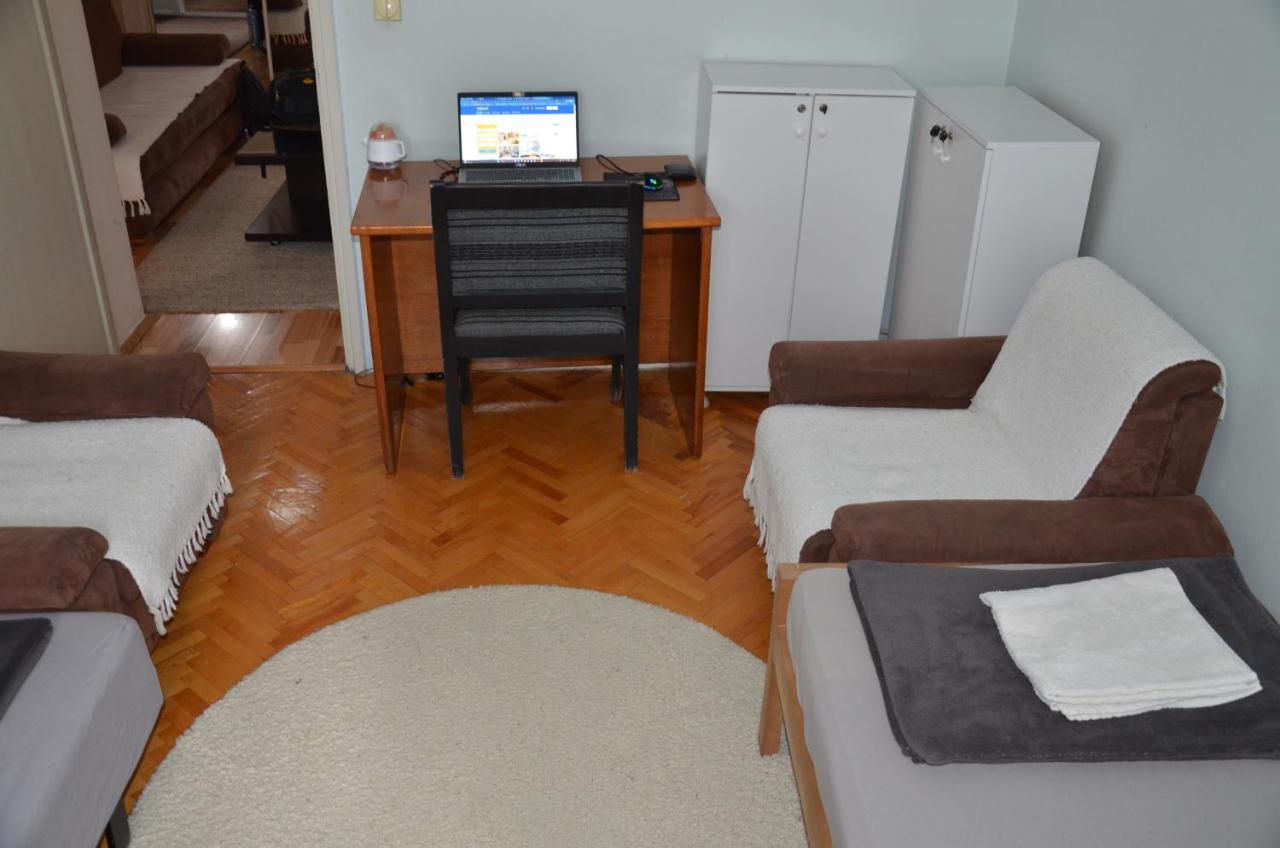 Center House Hostel Pristina Extérieur photo